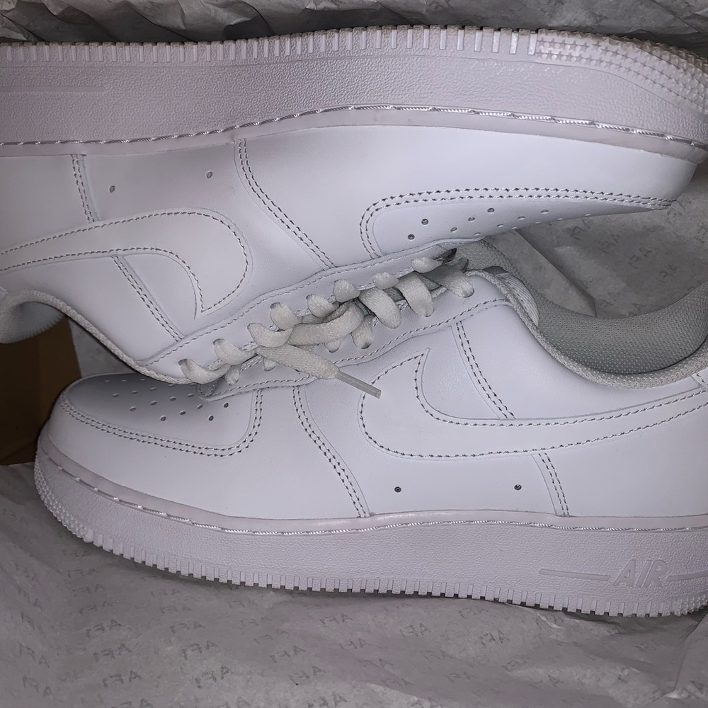 White low-top forces